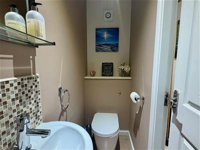 GUEST WC